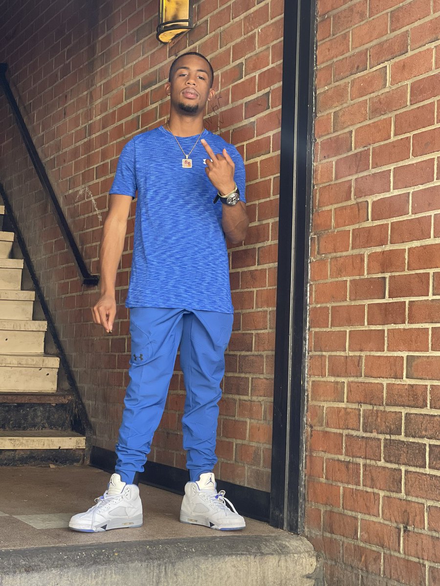 forevabackend1's tweet photo. A lot of sleepless nights and a whole lot of grinding Was gon say it took forever but it's perfect timing✨💙 #FreeShankdog🔓 #FreeTtop🔓💚 #freeRen💯🔓 #Jefe💙 #LRG35💚 #103foreva💔👼🏾 #4EvaBey🖤💔 #freestucci🔓 https://t.co/OqHajYwCaw