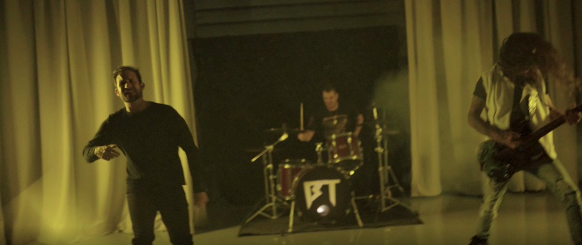 badtraumaband's tweet photo. Vulture video dropping 12pm https://t.co/rE4hz7YEzM

#altmetal #metal #rock #tampa #FL https://t.co/Gntc6hR7xR