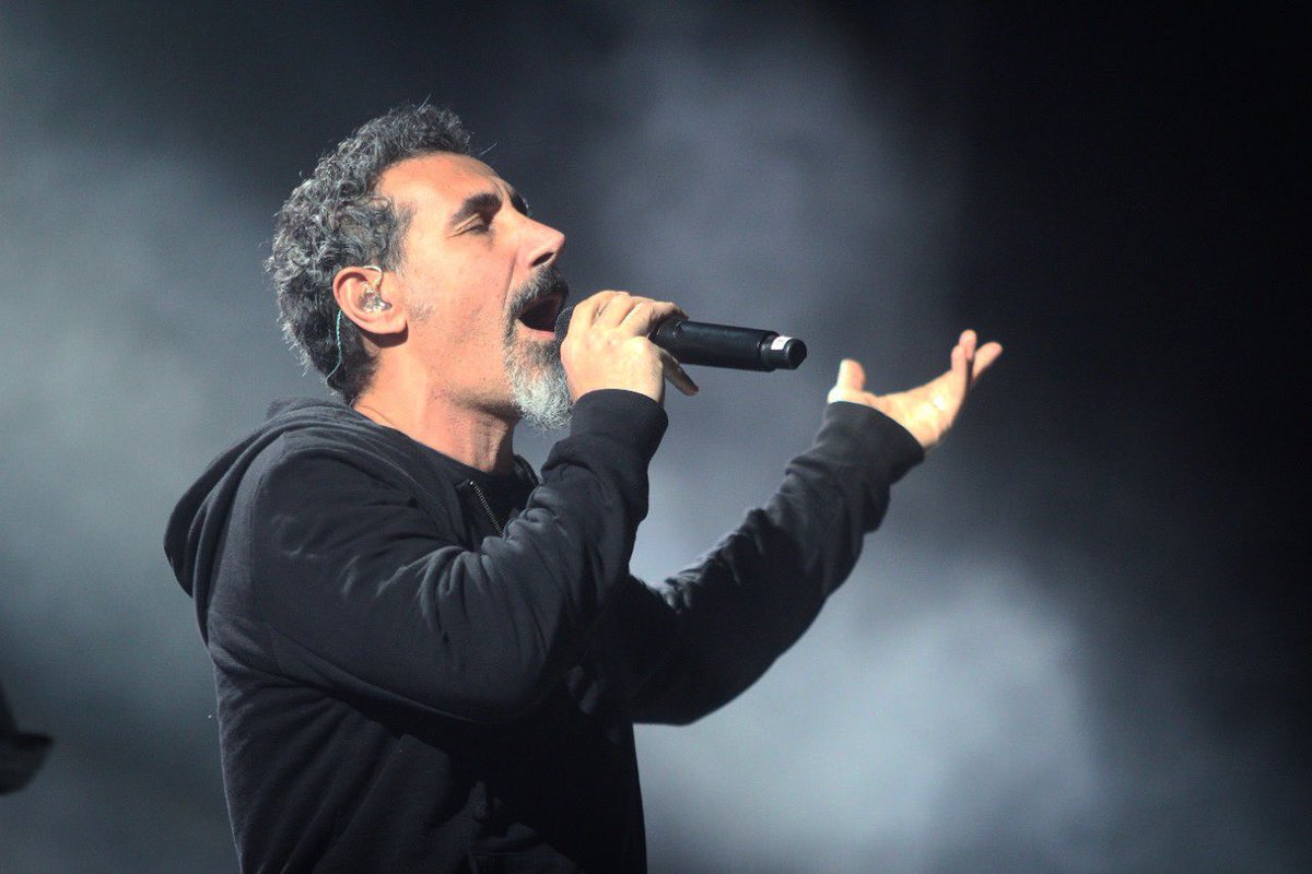ELPAJANAVARRO's tweet photo. ¡Feliz cumpleaños @serjtankian!
@systemofadown |🇺🇸 06/10/18 | #ForceFestMx https://t.co/6RHz2pVBur