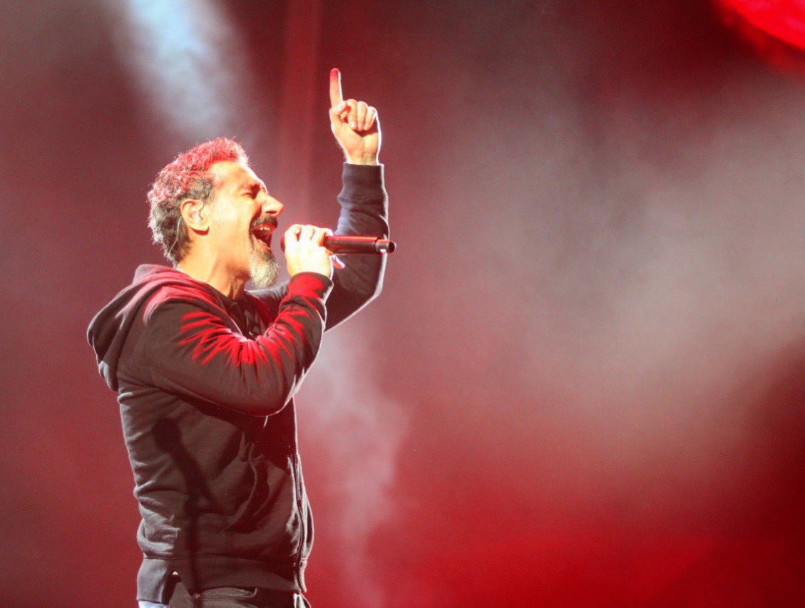 ELPAJANAVARRO's tweet photo. ¡Feliz cumpleaños @serjtankian!
@systemofadown |🇺🇸 06/10/18 | #ForceFestMx https://t.co/6RHz2pVBur