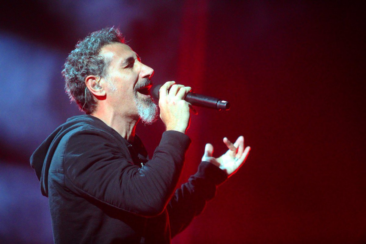 ELPAJANAVARRO's tweet photo. ¡Feliz cumpleaños @serjtankian!
@systemofadown |🇺🇸 06/10/18 | #ForceFestMx https://t.co/6RHz2pVBur