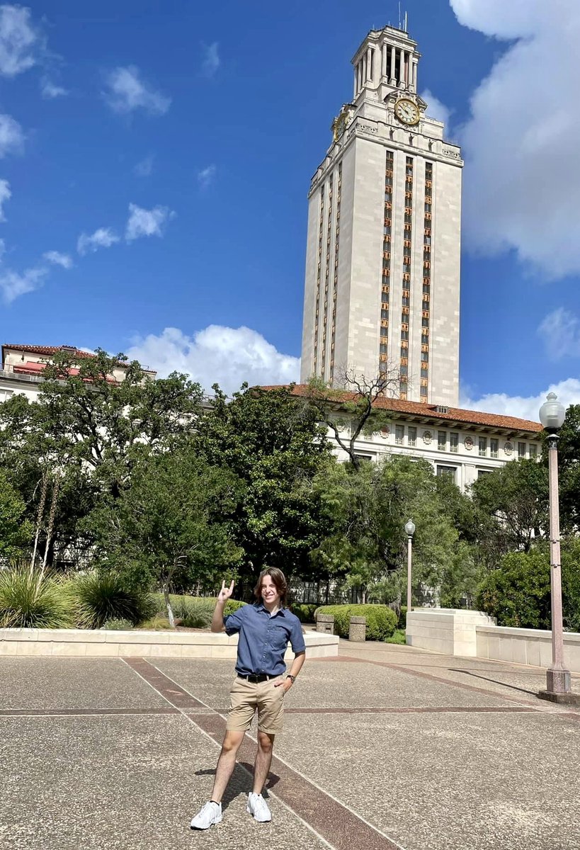 lfitz5's tweet photo. Left our heart in Austin today.  @afitz2003 it’s your time to shine🧡🤍 https://t.co/89NYGpv7YP