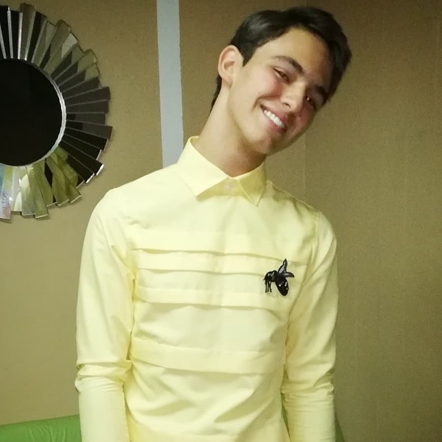 poetryjoaco's tweet image. Que chiquito se veía 🥺

#KCAMexico #JoaquinBondoni (@JoaquinBondoni )