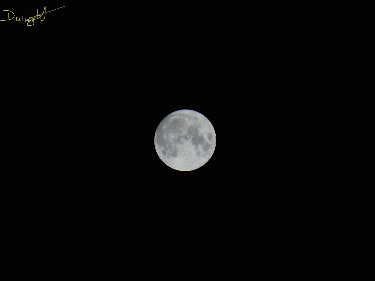GreenzkingHDQ's tweet photo. Shot by me. Lovely fullmoon @CP24 https://t.co/GZtr4iyrEV