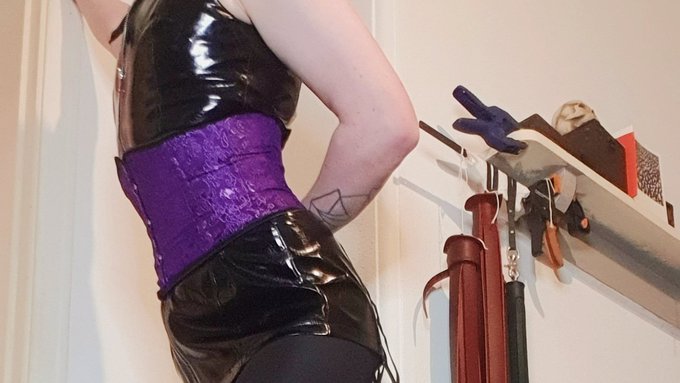 Got my Proper sized corsets from DraculaClothing :D Looove them!! Pair amazingly with my Pleaser Xtreme<a href="/tag/booty"class="tags"><span>#booty</span></a><a href="/tag/butt"class="tags"><span>#butt</span></a><a href="/tag/heels"class="tags"><span>#heels</span></a><a href="/tag/corset"class="tags"><span>#corset</span></a><a href="/tag/ace"class="tags"><span>#ace</span></a><a href="/tag/pleasershoes"class="tags"><span>#pleasershoes</span></a>