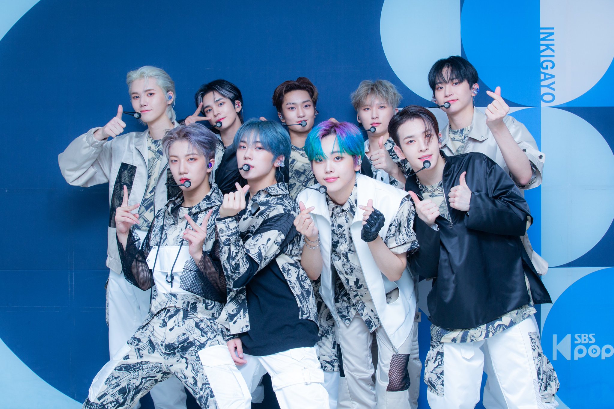 E9XmfpTVIAU2ai1?format=jpg&name=large