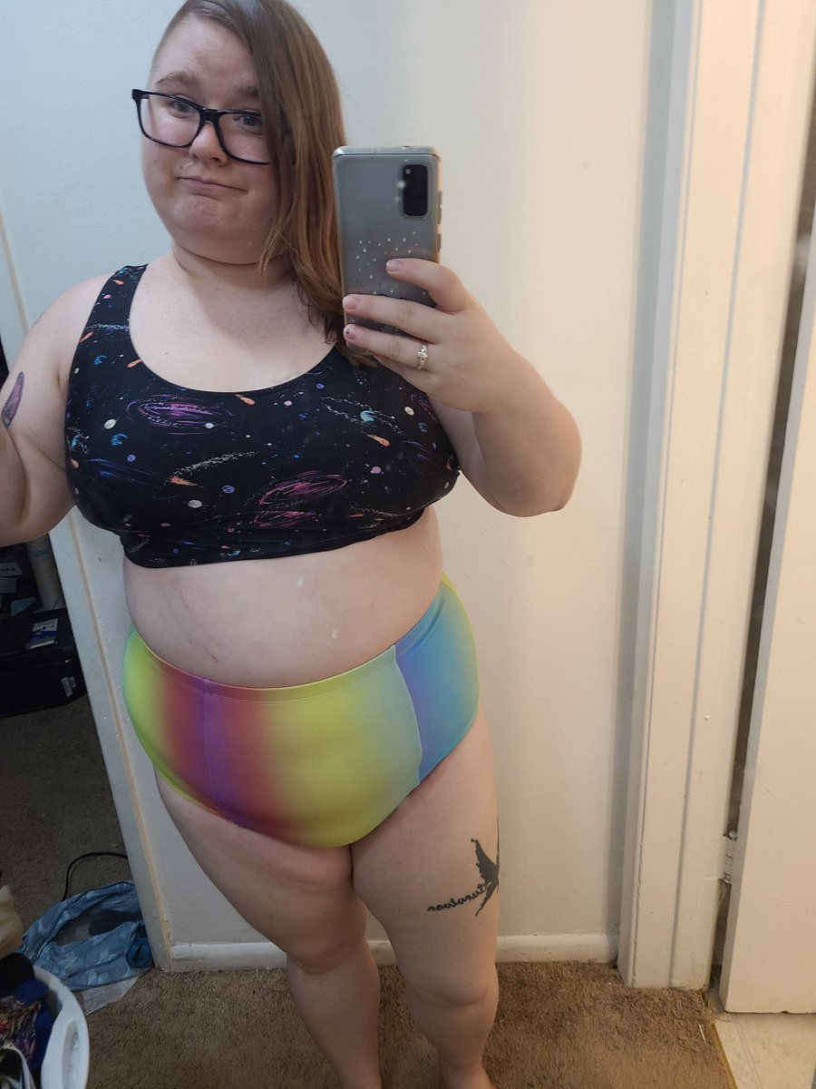 Brittany/BearkodaReads tweet media