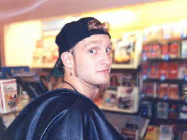 Happy birthday to layne staley, one of my most favorite people to have walked this earth 