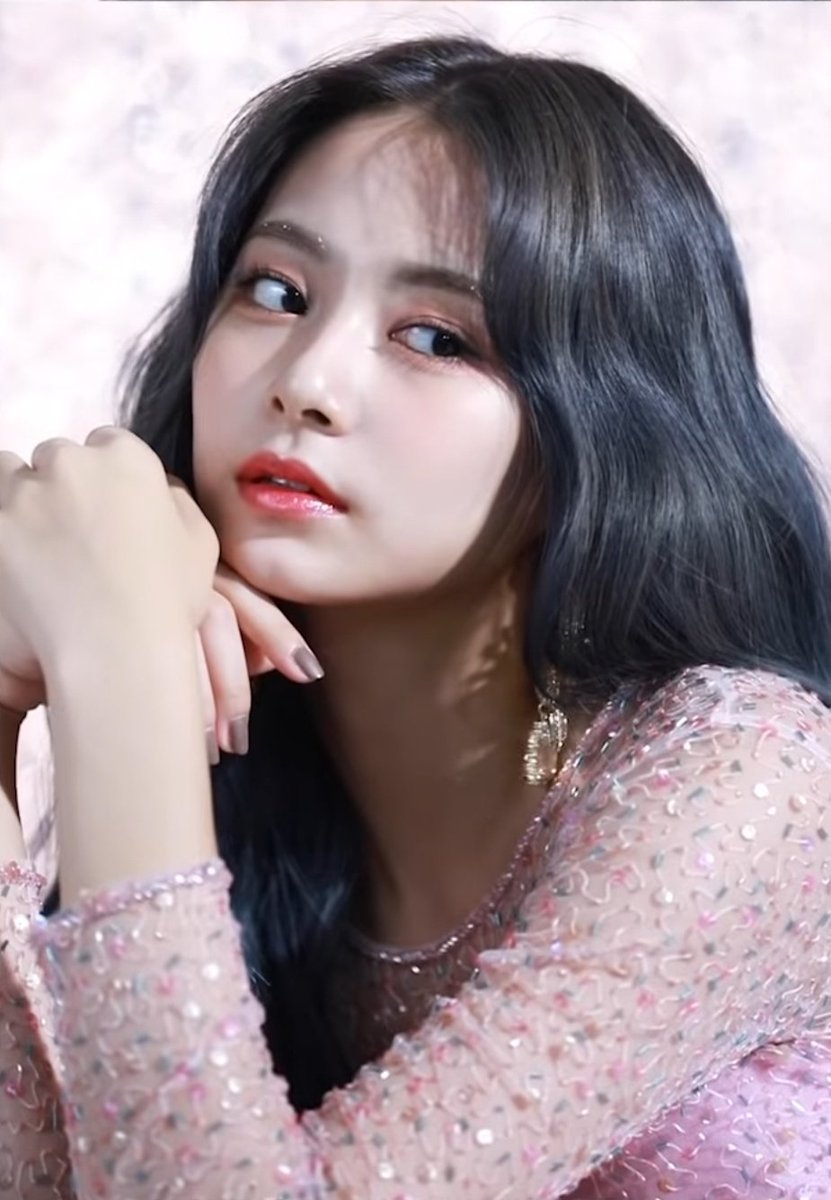 hourly tzuyu tweet media