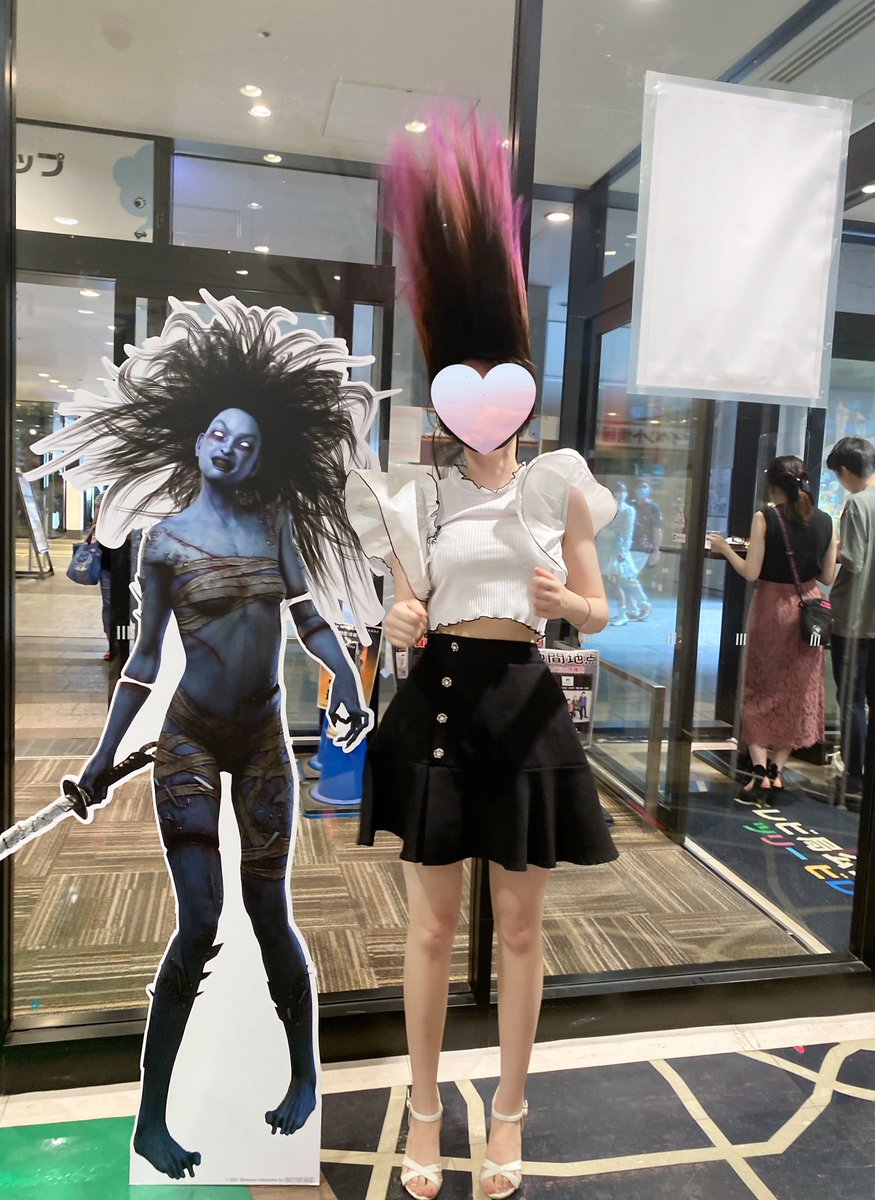 dbd_maru21's tweet photo. dbdカフェで凛ちゃんと📸✨
事故写真多くてフォルダ内面白すぎる🤣笑
2枚目は完全にゴンさんと一致🤣笑

#dbd #dbdカフェ https://t.co/B3vWlBcNhv