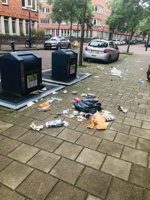 WijkraadA's tweet photo. #Wijkraad noemt #zwerfvuil in de #Eostraat een ware #plaag. #ratten #vervuiling #vogeloverlast #volksgezondheid Wat #doet #stadsdeel #Zuid ?@amsterdamzuid @sebastiaancapel https://t.co/ER3Si3DRyB