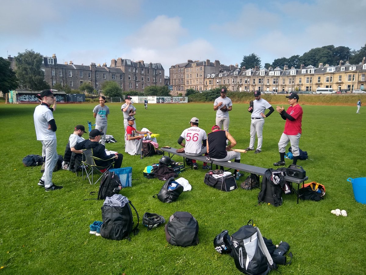 A game Galaxy @ Devil's about to start.