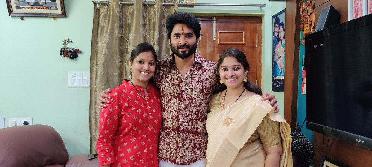 iSujithreddy's tweet photo. Happy Rakhi .masth happy ga undhi,all over positive talk 😍 tq tq so much for ur support 🙏 #CheruvainaDooramaina https://t.co/vVagC8jc1e