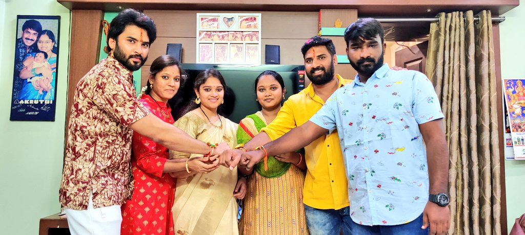 iSujithreddy's tweet photo. Happy Rakhi .masth happy ga undhi,all over positive talk 😍 tq tq so much for ur support 🙏 #CheruvainaDooramaina https://t.co/vVagC8jc1e
