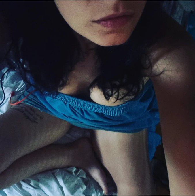 Buongiorno ❤❤❤ Ringrazio tutti per la dolce e bagnata serata di ieri 🤤💦 Vi Aspettiamo stasera stessa