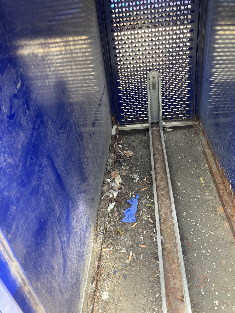 ⁦<a href="/ScotRail/">ScotRail</a>⁩ ⁦<a href="/SouthLanCouncil/">South Lanarkshire Council</a>⁩ 
The EK cycle sheds are disgusting-you’re not making active travel the 1st choice.
Care to comment on the cognitive dissonance between the reality and the expensive PR campaign on active travel?
#actionnotwords
#COP26
#SWayFolly£62.2mil