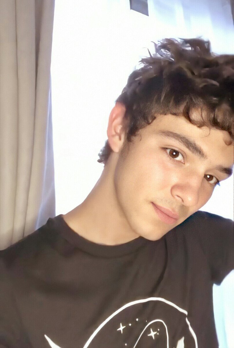 UsaBlueGress's tweet image. 🐰|| Meta : 300 votos @UsaBlueGress 
( @JoaquinBondoni 🖤🚀)

#KCAMexico  #JoaquinBondoni  #AuronPlay   #KarolSevilla  #BiaUnMundoAlReves  #JulioPeña  #Morat   #YoloAventuras  #Yoloriana  #AventurerosSquad