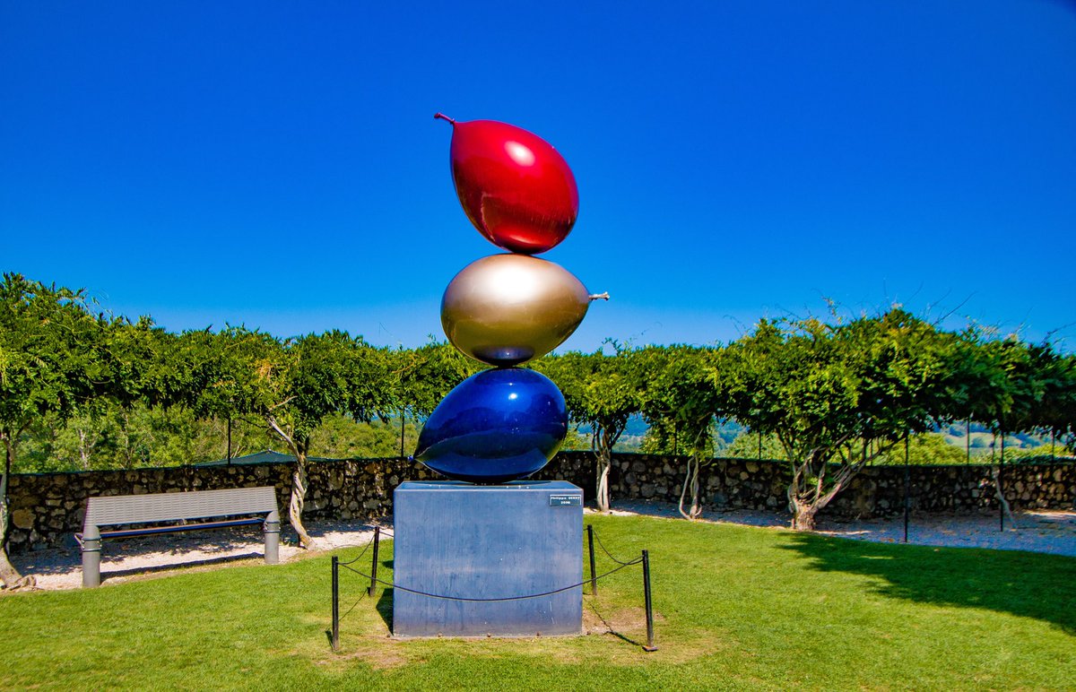 reivaxstgo31's tweet photo. L’œuvre des 3ballons de #PhilippeBerry exposée à #SaintBertranddeComminges @HauteGaronne dégradée!! désolant et inadmissible👎🏻! @Occitanie @TourismeHG #ambassadeurHG @laGazetteduCges @Pireneus_Radio pour info @Sirap014 @Wawanofficiel vous vous rappelez ? https://t.co/hK2S0jvSNO https://t.co/4lKvQvDmjZ