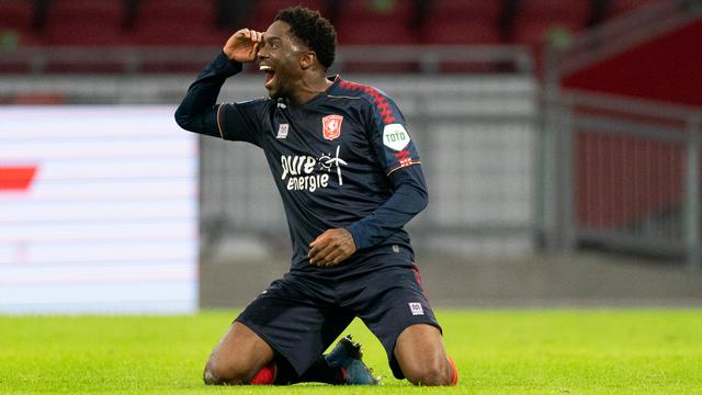 Maakt Queensy #Menig de openingstreffer tijdens #TWEAJA vanmiddag? Dan geven wij een mystery shirt weg! 👕

Kans maken is weer simpel:
🔄 Retweet
✅ Volg @MysteryUnitedNL

Of bestel direct op mysteryunited.nl jouw mystery shirt! Vandaag besteld is dinsdag in huis!🔥