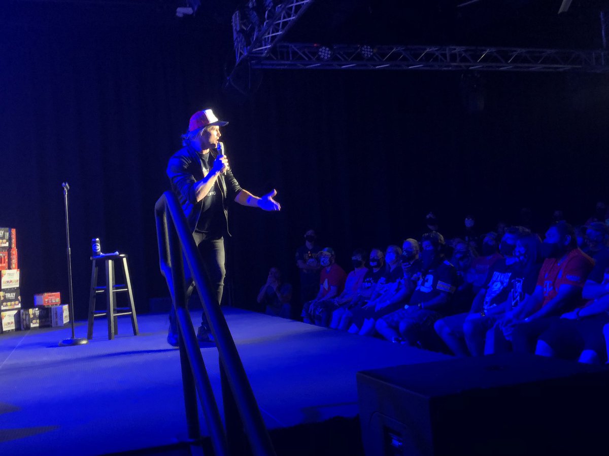 Checking out the charismatic and comedic homie <a href="/HEELZiggler/">Dolph Ziggler</a> crush it at comedy ! Plus the whole show is sponsored by <a href="/trulyseltzer/">Truly</a> 
📸 by KG

<a href="/CoWpodcast/">Comedians of Wrestling</a>