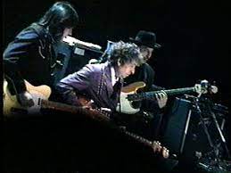 22nd August 1998 - Bob Dylan performs at Melbourne Park, Melbourne, Victoria, Australia on the third night of his tour of Australia and New Zealand. Fore more info click facebook.com/BobDylanOnthis…