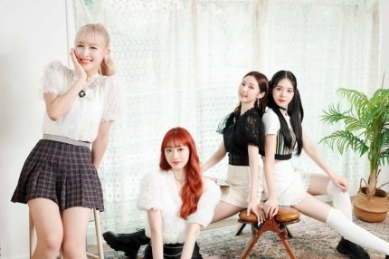 SKYLEFR's tweet photo. 22.08 • Photos

Suite à l'article Naver (tweet du dessous) voici quelques photos des filles !
1/2 https://t.co/ujiyoXn1GJ