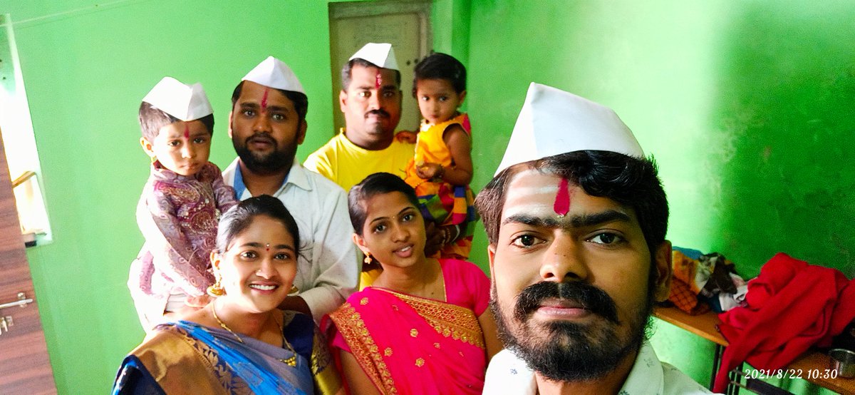 KannadigK's tweet photo. ಪ್ರೀತಿ ವಾತ್ಸಲ್ಯದ ಮುಂದೆ ಎಲ್ಲವೂ ನಶ್ವರ. ಎಲ್ಲರನ್ನೂ ರಕ್ಷಿಸುವ ಶ್ರೀರಕ್ಷೆ ಬಂಧನವಾಗಲಿ.
#Rakshabandhan #ರಕ್ಷಾಬಂಧನ. https://t.co/gEmqzyiAJk