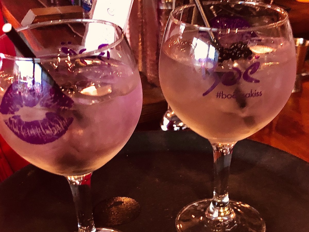 nook_corner's tweet photo. The end of a fabulous anniversary week with a Cocktail and Gin evening. #boegin #SaturdayVibes https://t.co/M9T28s3s9C