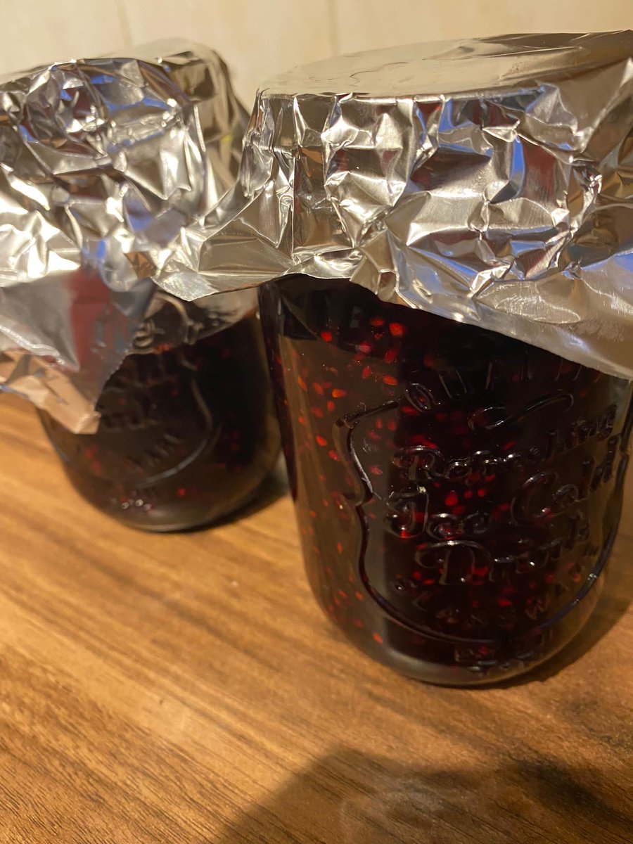 DigitalMgr's tweet image. We are incorporating blackberries foraging in our long walks! 5yo loves it. Jam was a hit but not many takers for blackberry juice #activelife #foraging #summer