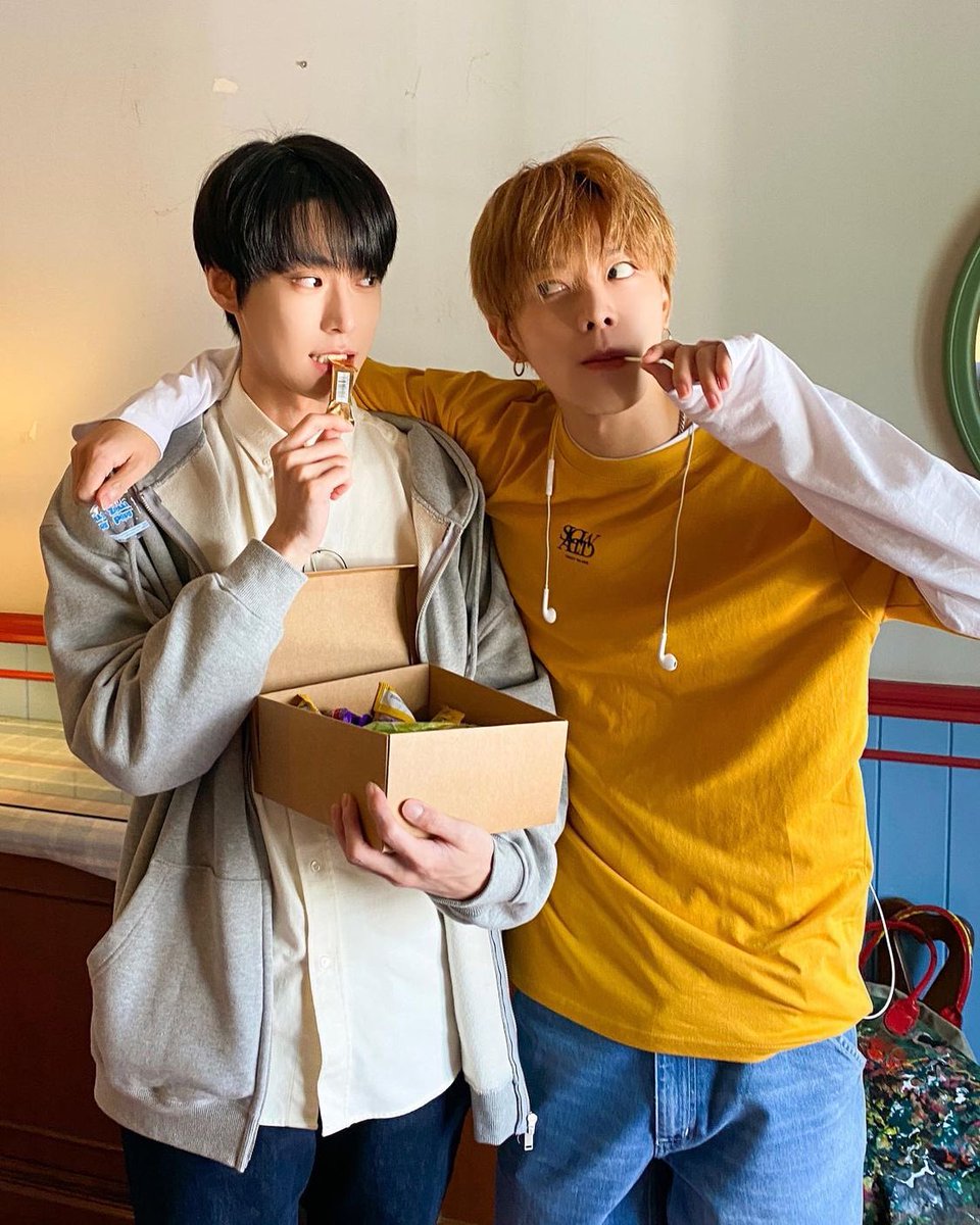 SM_NCT tweet media
