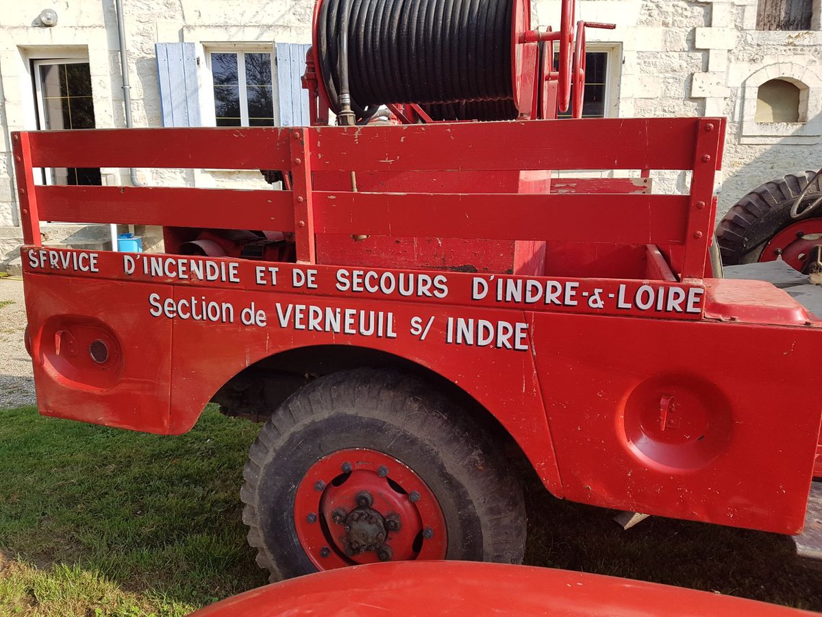 udsp37's tweet photo. Hier, la récolte a été bonne pour la commission histoire, musée et musique avec l'acquisition d'un nouveau véhicule. 🚒
Merci à l'amicale des #pompiers de Verneuil sur Indre pour le don de ce superbe Dodge à l'#udsp37
#sauvegardedupatrimoine #laforcedureseau #touraine https://t.co/JlawxOV5Av