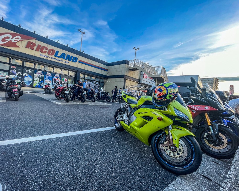 ナウ

#バイク乗りと繋がりたい
#バイク乗りとして軽く自己紹介
#バイク乗りとして自己紹介
#バイクのある風景
#バイク好きな人と繋がりたい
#バイク乗りとつながりたい
#バイクの日だからバイク晒せ
#バイクの日