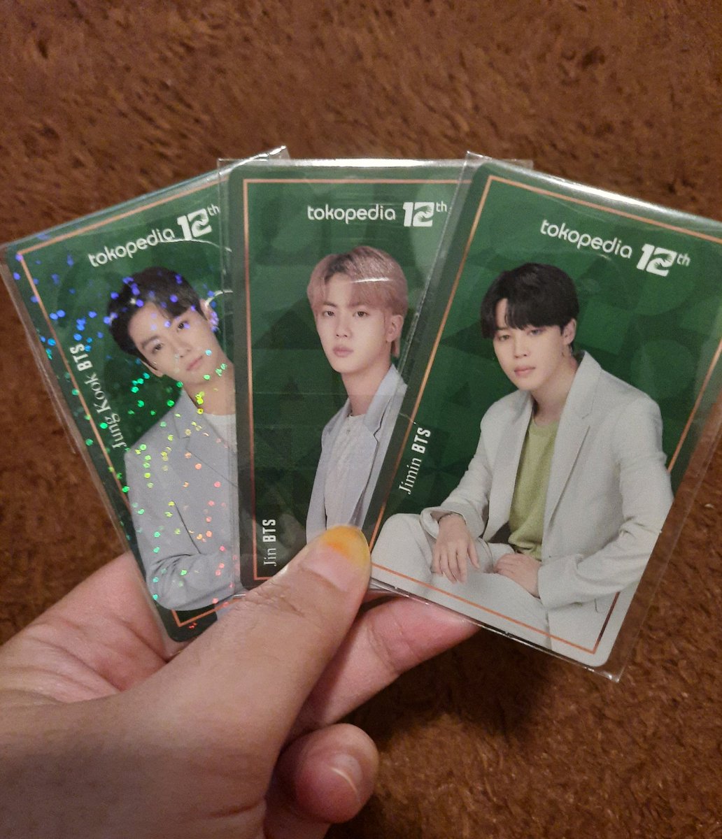 3 sahabat ogut udah balik ke rumah nih, tinggal jemput yg 4 lainnya~ 😆 <a href="/tokopedia/">Tokopedia</a> #BTSPhotocard #Tokopedia12xBTS #Tokopedia12Tahun #TokopediaXBTS