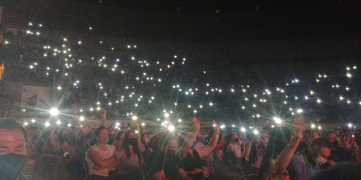 TourCualquiera's tweet photo. Muchas gracias COLMENAR VIEJO @AytoColmenar @jorge_garciad! Anoche fué mágico el concierto gracias a vosotros! Lo pasamos en grande! Gracias por cantar cada canción con @arrebatoficial, por vuestro abrazo de dos horas!Gracias 😘😘❤❤ https://t.co/FIY1EnshF5