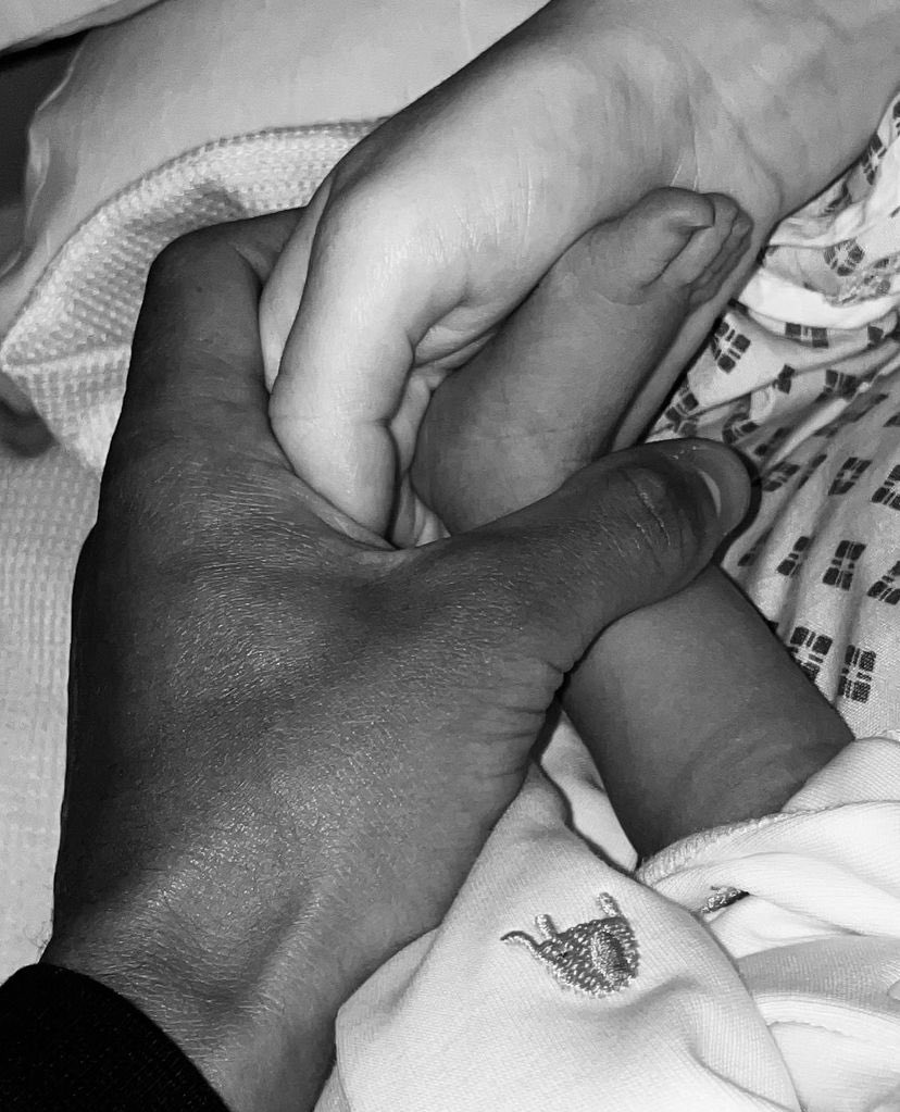 planether1's tweet image. Crying, I’m so happy for them both, congrats Alex and Perrie💗