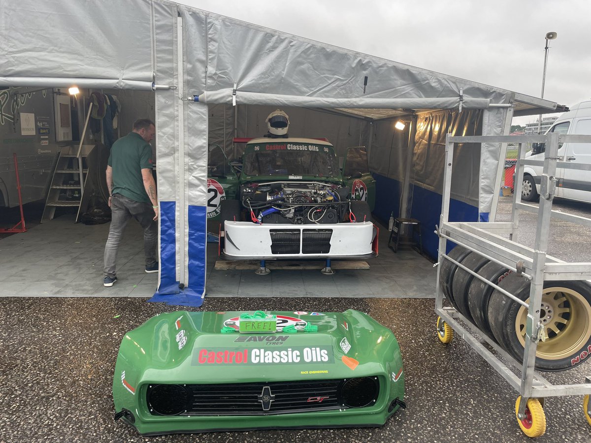 LJonesRacing's tweet photo. Come see our Scooby mini @Brands_Hatch @badobsessionmsp @uk_minis @MagMiniWorld @britishminiclub @MiniMagazine https://t.co/6hFLMn9yYA