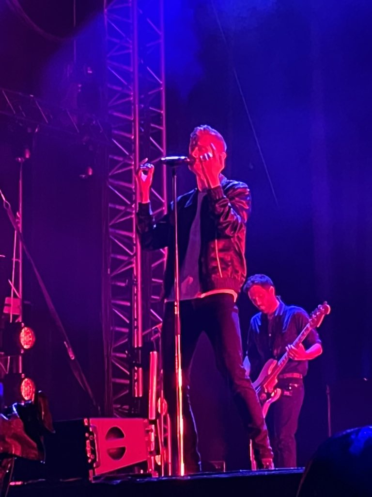stuttonlass's tweet photo. @keaneofficial amazing night in Scarborough last night even if we were soaked to the bone after 5 hours of solid rain! https://t.co/B0EZrc22YZ