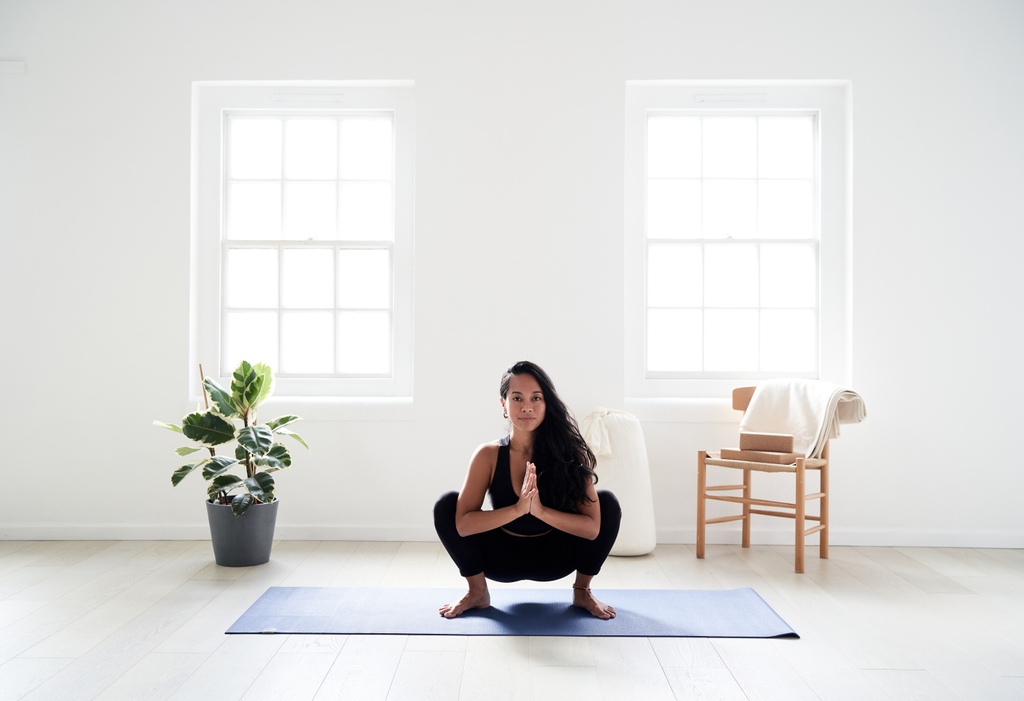yogamatters's tweet photo. Pose of the day #4
#GarlandPose 🙏 (Malasana)
The benefits?
It's great if you spend a lot of time sat down, as it releases tightness and can improve your balance and concentration. It's also known to regulate sexual energy.
🧘🏽: @kuasayoga https://t.co/SfSz1LS0hU