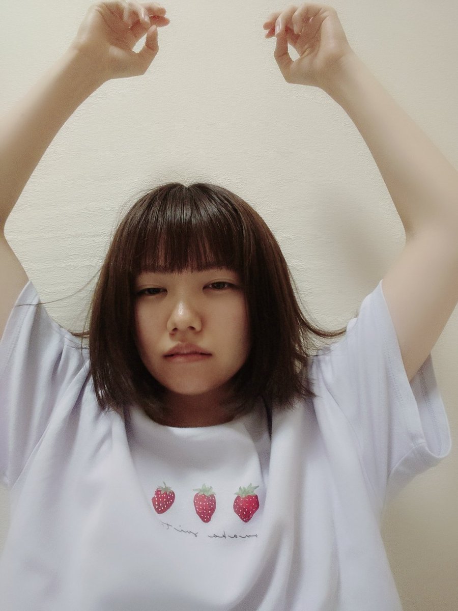 桜羽萌子 ぴよ على تويتر 久しぶりに早い時間からゆっくり湯船に浸かってすっきり 塩にマンダリンオレンジ クローブ シダーウッドの アロマオイルをブレンドしました お気に入り お風呂上がりにノリノリで髪にヘアオイルつけすぎてあほ毛は撲滅されたけど 毛