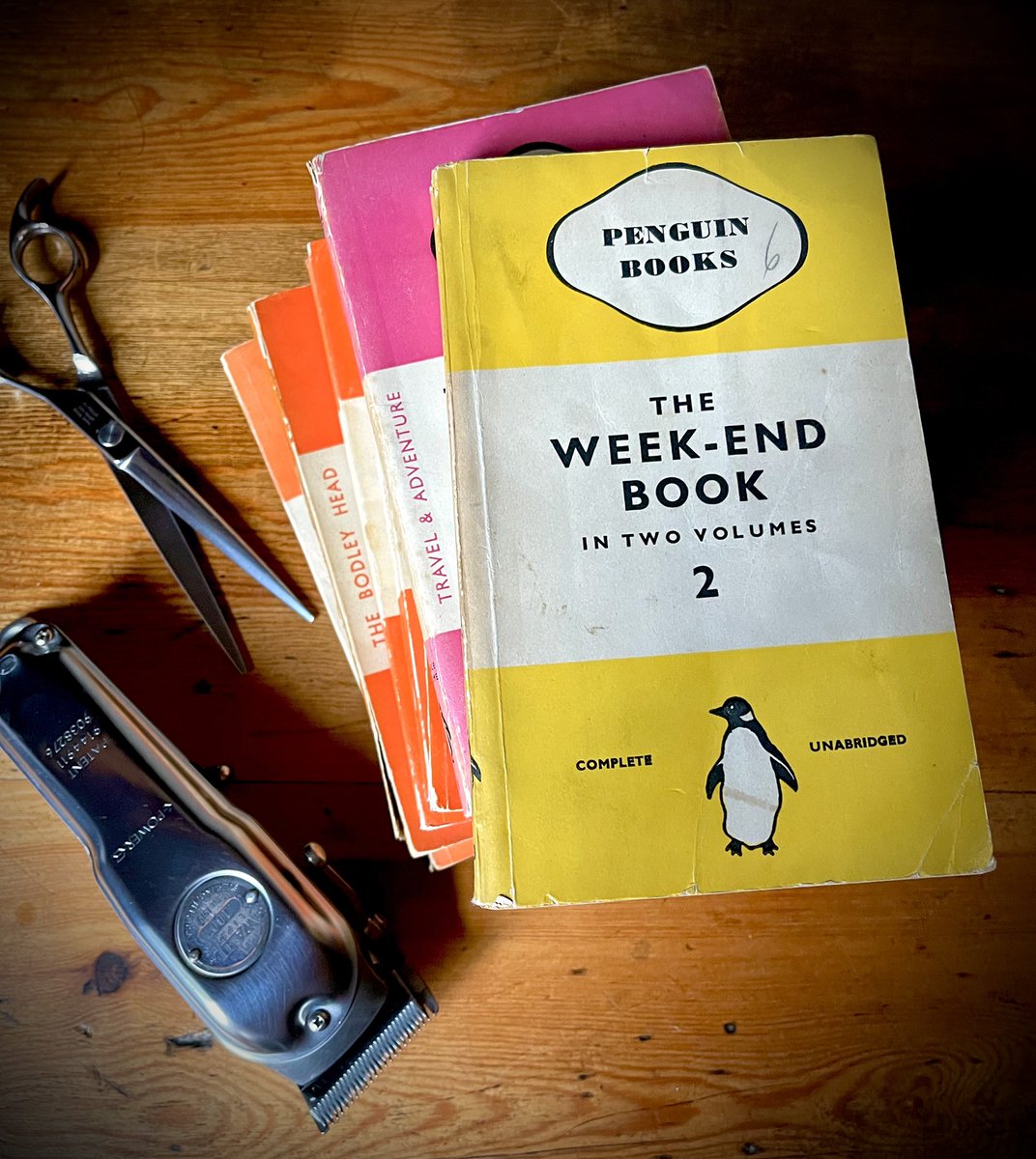 MyMorris1000's tweet photo. Limited availability this week ahead of the bank holiday weekend- book now to avoid disappointment!

https://t.co/D04kKD5y26

#barber #york #holgate #yorksmallbusiness #barbershopconnect #wahl #copaceticgent #refsweden #penguinclassics #mryoungsbarbershop #excellentservice https://t.co/FVKSgBHnlQ