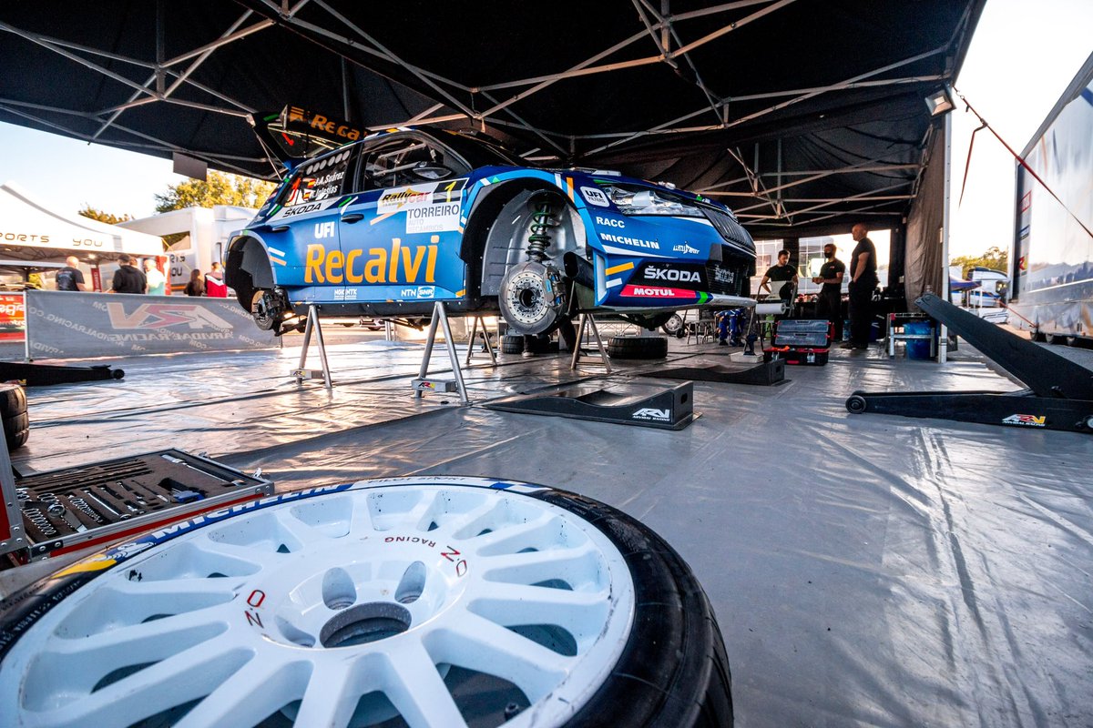 Doble podio para los #EquiposMichelin en el <a href="/rallyeferrol/">Rallye de Ferrol</a>, donde <a href="/Michelin_Sport/">Michelin Motorsport</a> ha dominado más de la mitad de los tramos (5 de 9); entre ellos el TC plus, que ha tenido como vencedor a <a href="/JASuarezOficial/">Cohete Suárez</a>, 3° en la general a espaldas de <a href="/efren_llarena/">Efren llarena</a>, y líder del <a href="/SuperCER_RFEDA/">Supercampeonato de España de Rallyes</a>.