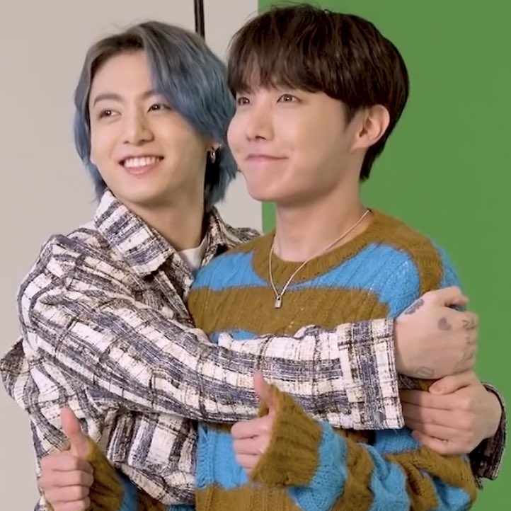 jjkfied's tweet photo. NOOOO LOOK AT HOPEKOOK 😭 https://t.co/52Hkhjvu9i