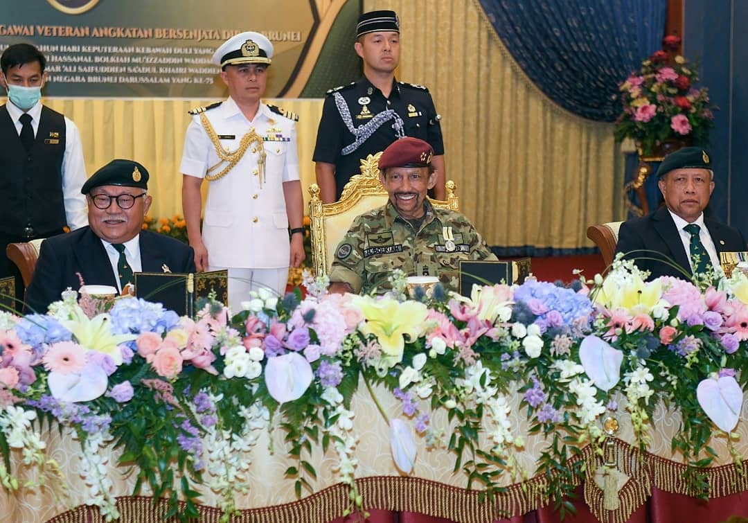 rwthofficial's tweet photo. 🇧🇳
Brunei’s Sultan Hassanal Bolkiah attended the banquet with veterans of the Royal Brunei Armed Forces on the occasion of his 75th birthday at the Royal Polo Club #Jerudong.

📸 Media Permata #SultanHassanalBolkiah #Bolkiah #BruneiDarussalam https://t.co/YOJh5e9Av9