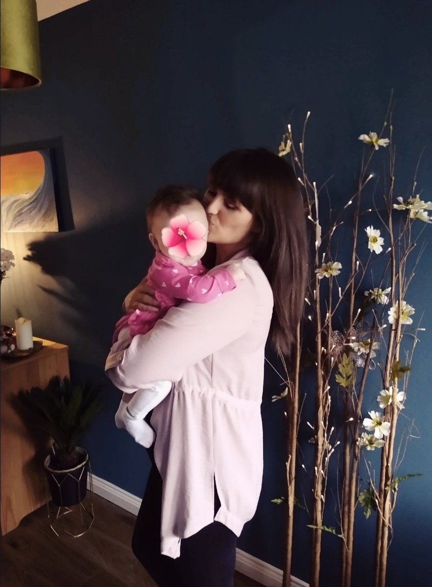 GraceFSinger's tweet image. Off to the studio for a couple of days... Absolutely thrilled to be recording the end of my album. Absolutely heart broken to be leaving my little family 💔

Wish me luck! X