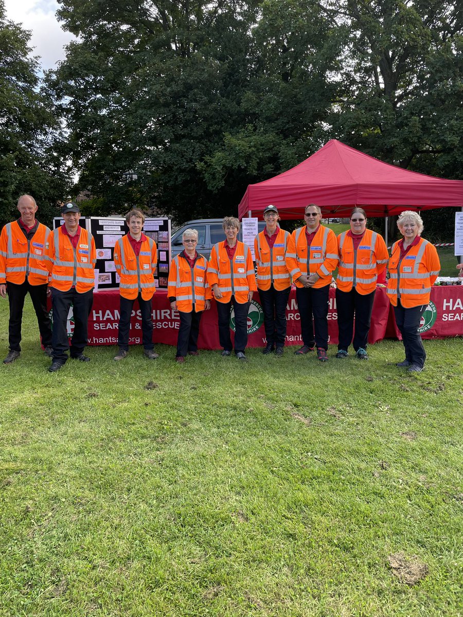 HANTSAR's tweet image. The team are setup at the Basingstoke Transport Festival.

Drop by say hello, find out what we do and you can even support us by getting your hands on some goodies!

#basingstoke #basingstoketransportfestival #hantsar #hampshire #searchandrescue #SundayFunday