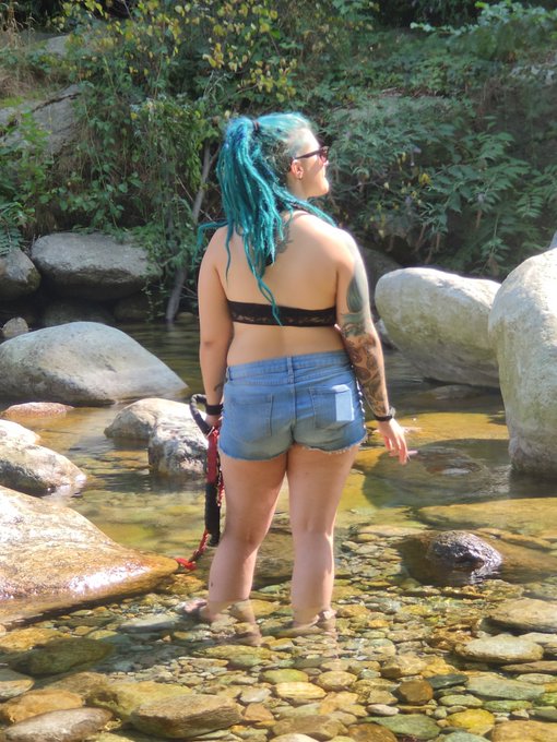 Giornata al fiume ieri yes! https://t.co/QYXmPkFImg<a href="/tag/italy"class="tags"><span>#italy</span></a><a href="/tag/kinky"class="tags"><span>#kinky</span></a><a href="/tag/torino"class="tags"><span>#torino</span></a><a href="/tag/suspenders"class="tags"><span>#suspenders</span></a><a href="/tag/ropes"class="tags"><span>#ropes</span></a><a href="/tag/nsfw"class="tags"><span>#nsfw</span></a>