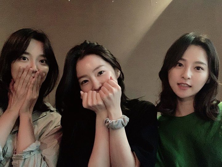 everyyeriworld's tweet photo. Announcer Lee Ji-in instagram update with irene! 
🔗https://t.co/ERpkVMeo59
#아이린 #irene @RVsmtown https://t.co/6Ye4qGMbR6