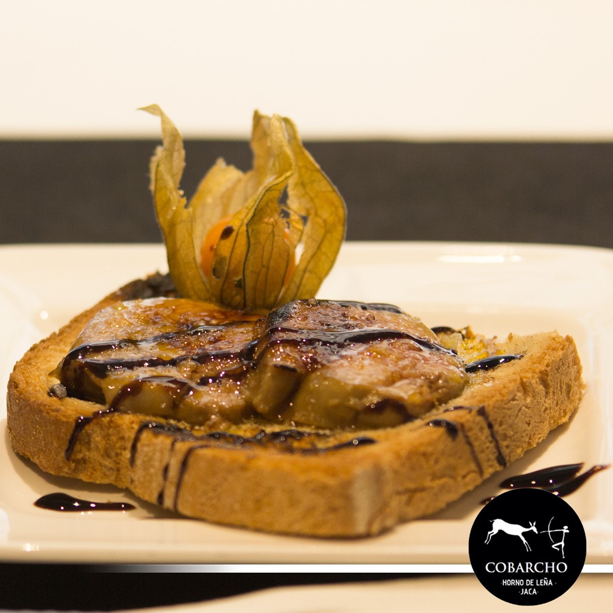 jacapirineos's tweet photo. ⭐ Esta semana en https://t.co/fS6EuC6Xuw recomendamos:
👨🍳 Restaurante Cobarcho en #Jaca
Los mejores productos de proximidad, frescos y de temporada, carnes de calidad con #chuletón, #solomillo y #entrecots, #pescados del norte y apuestas de temporada
📌https://t.co/wGGnrLqci2 https://t.co/0EtH2k0iGm