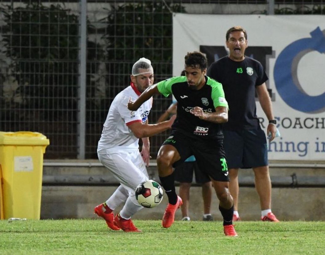 vocelaziale's tweet photo. Esordio dal 1’ con vittoria per #Novella con il #Monopoli in #MonopoliPotenza (Coppa Italia)✅
Solo panchina per Marco #Alia che con il suo #Monterosi hanno perso per 2-0 contro il #Teramo❌ https://t.co/G2JGuby2p0