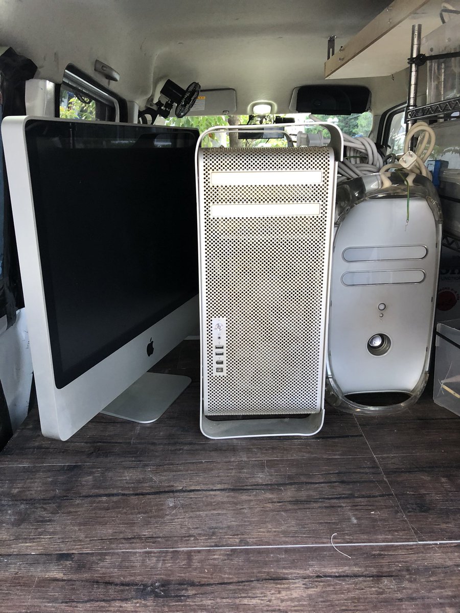 FishingTeamPixy's tweet image. 仕事やら事務所の引っ越しなどで、2ヶ月程休みなく釣りにも行ってません💦　
今日は事務所で使っていたパソコンの処分です。
マニアならヨダレ物かな
#MacG4 #MacG5 #imacoconow